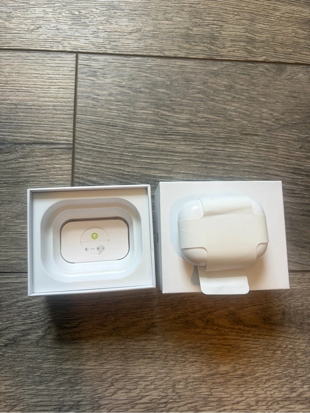 Apple AirPods Pro 3 never used (ONE DAY SHIPPING)
